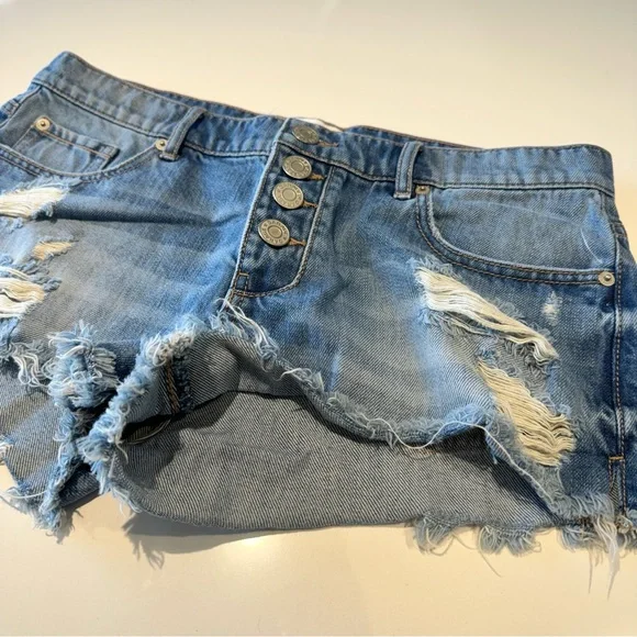 ๐๏ธ4 for 20$ / Mid-Low Waist Destructed Jean Short / Blue / 7 - Picture 2 of 7